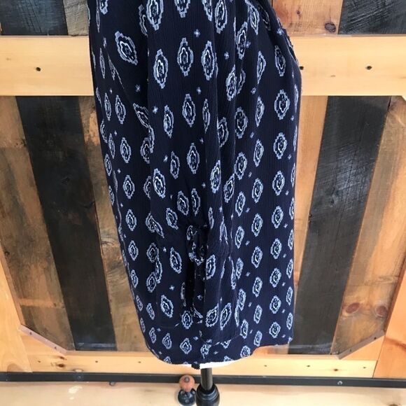 RAGA v neck button front top with bell sleeves - Picture 4 of 4